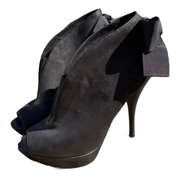Vera Wang Shoes Royce Bow Back Leather Stiletto Peep Toe Ankle Bootie 9M y2K - Picture 2 of 11